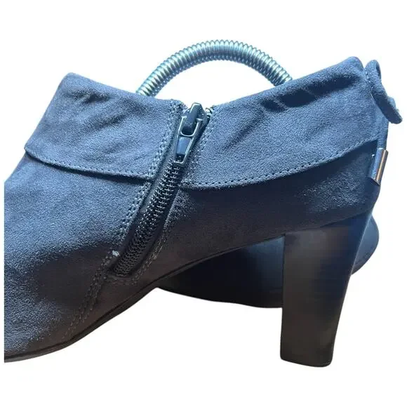 COACH and FOUR Women's Size 8 Gray Suede Ankle Booties Zip Cuffed Bow Heels - Picture 11 of 14